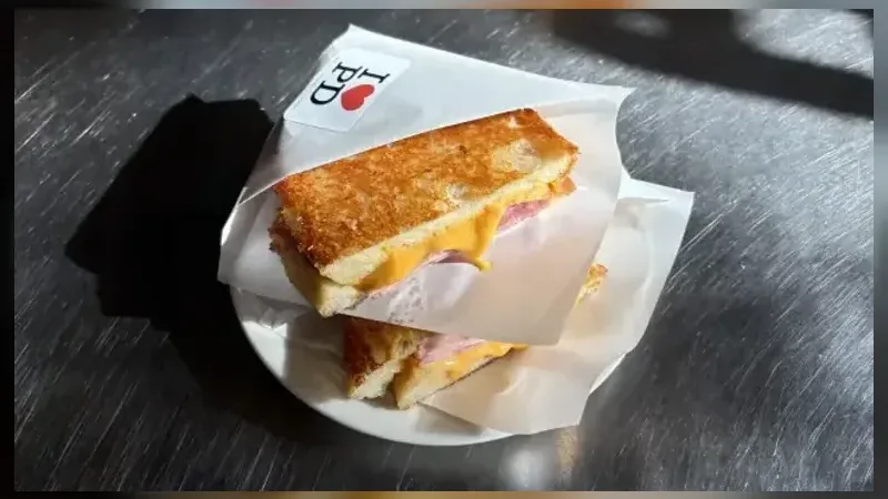 Pajama Deli (Hyochang Park)