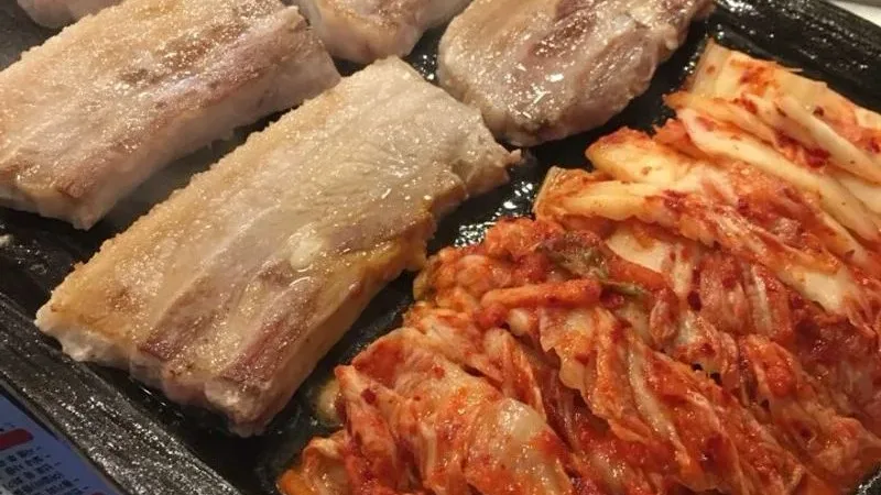 Sin Gimchi Saeng Samgyeopsal