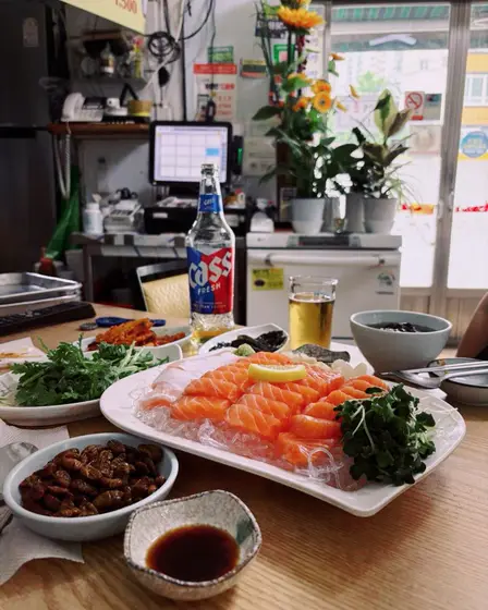 Allaeseukaeseo On Yeoneoga Masinneun Jip — 5