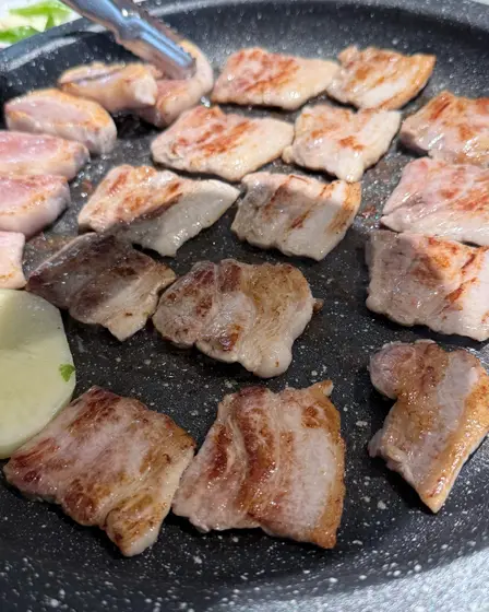 アプクジョンチンジュ 漢南直営店 — 3