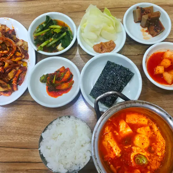 Cheonan Sikdang — 4