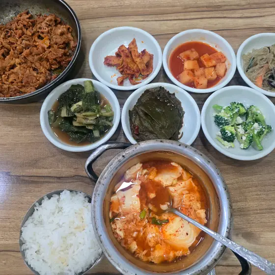 Cheonan Sikdang — 5