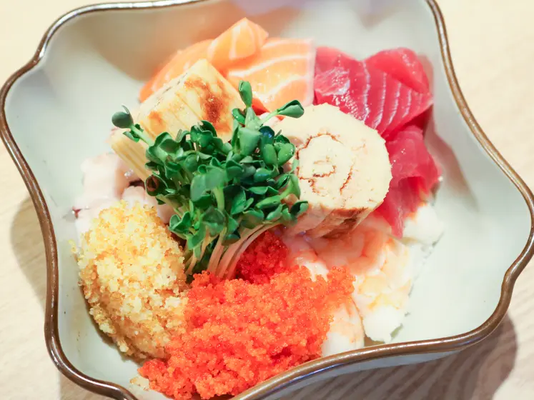 Hoya Sushi & Tuna (Main Branch) — 4