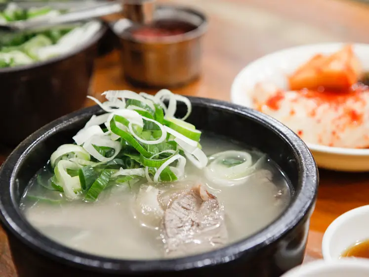 Jungnimjang Seolleongtang — 2