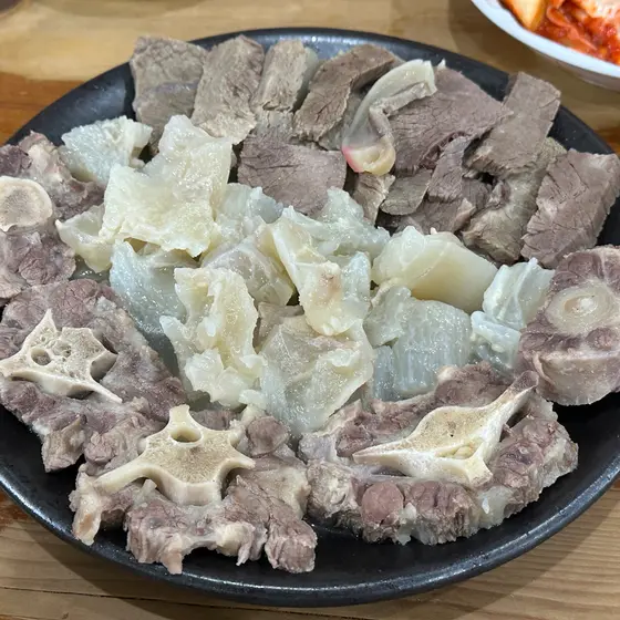 Jungnimjang Seolleongtang — 7