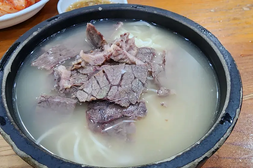 Jungnimjang Seolleongtang — 8