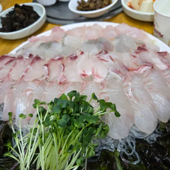 Seommaeul Hoejip — 3
