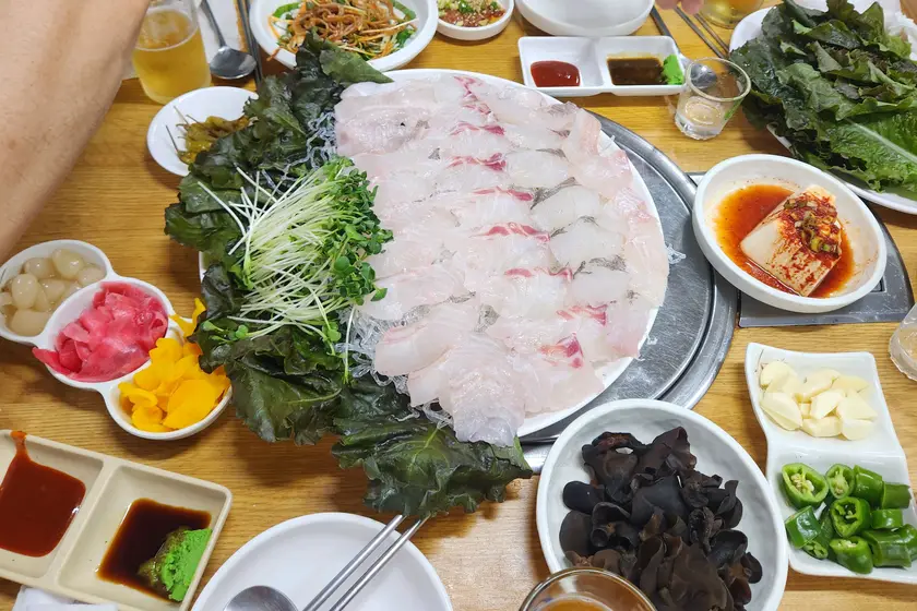 Seommaeul Hoejip — 4