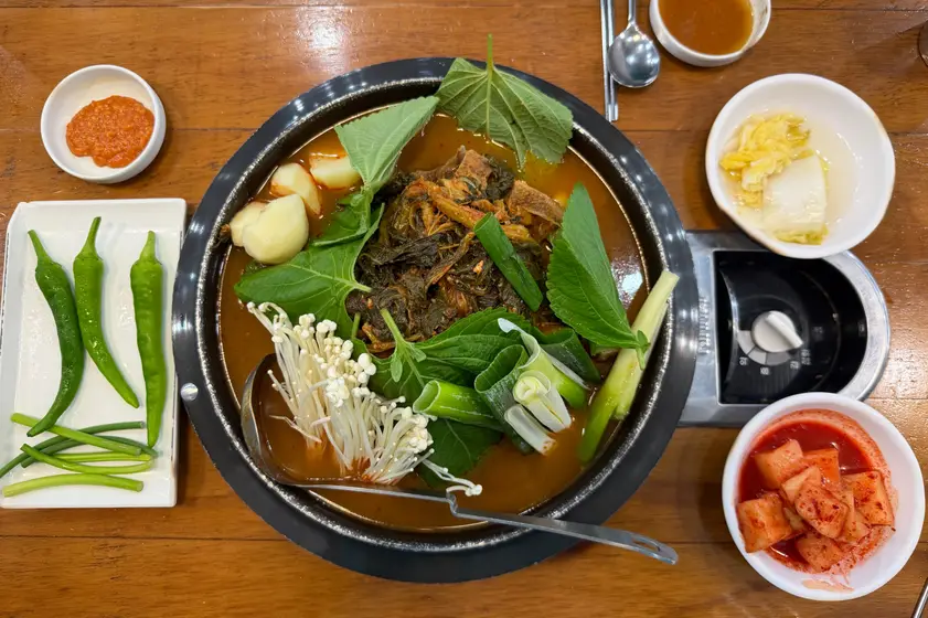 Sindonggung Gamjatang Yeoksam — 5