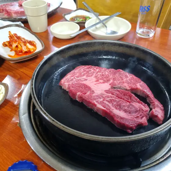 Yangnam Hanwoo Jeongyuk Sikdang — 3